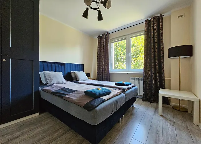 Am Center 5 Odziezowa *